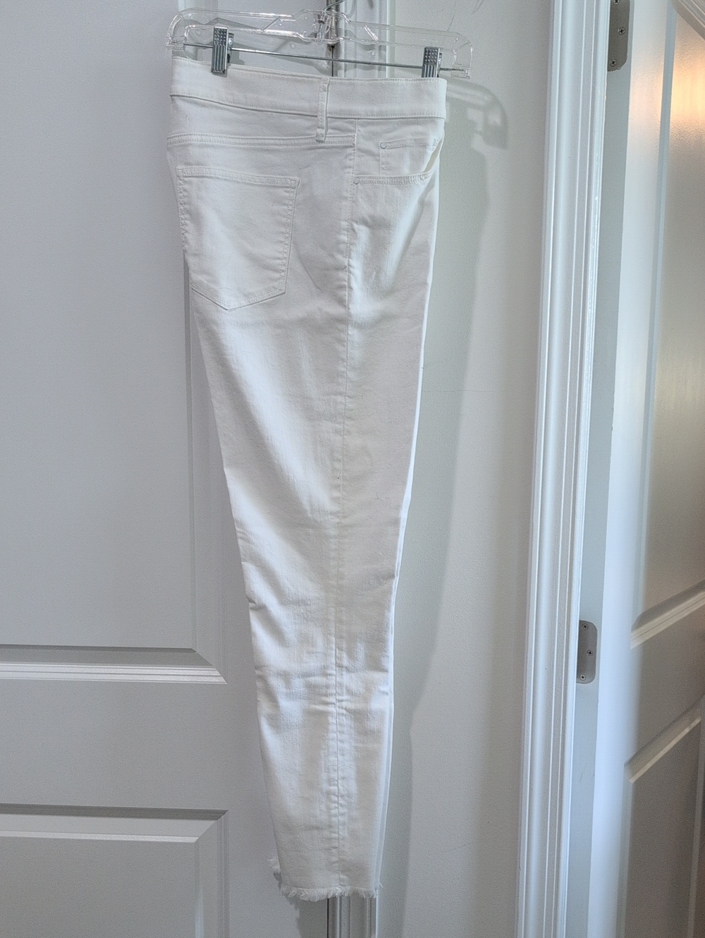 New Ann Taylor Tall White Crop  Skinny Jeans Fray Ankle